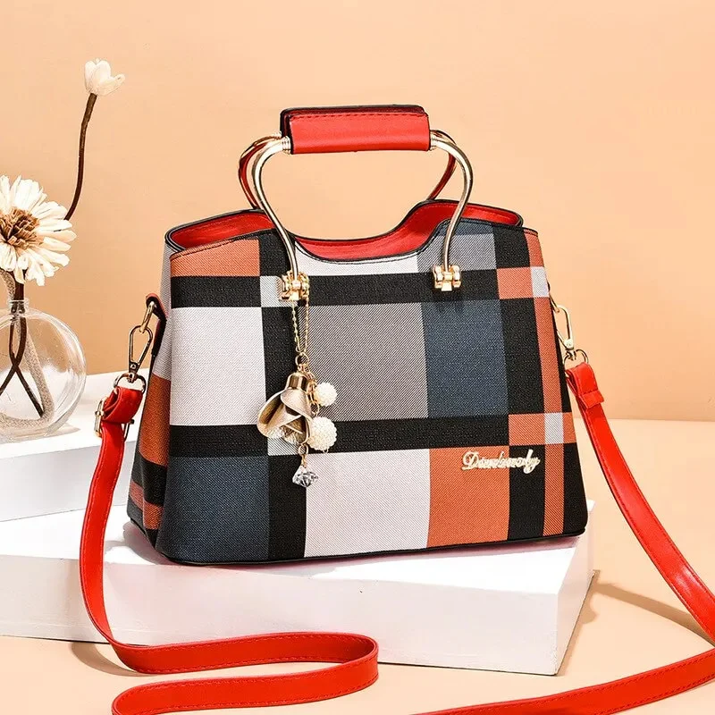 Chantel Leather Crossbody Bag - Image 3