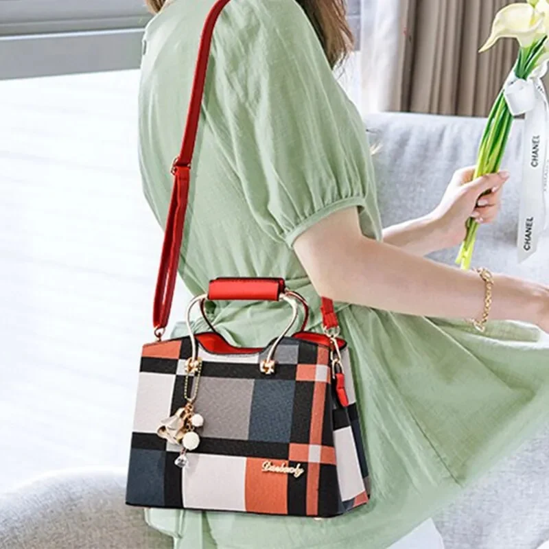Chantel Leather Crossbody Bag - Image 5