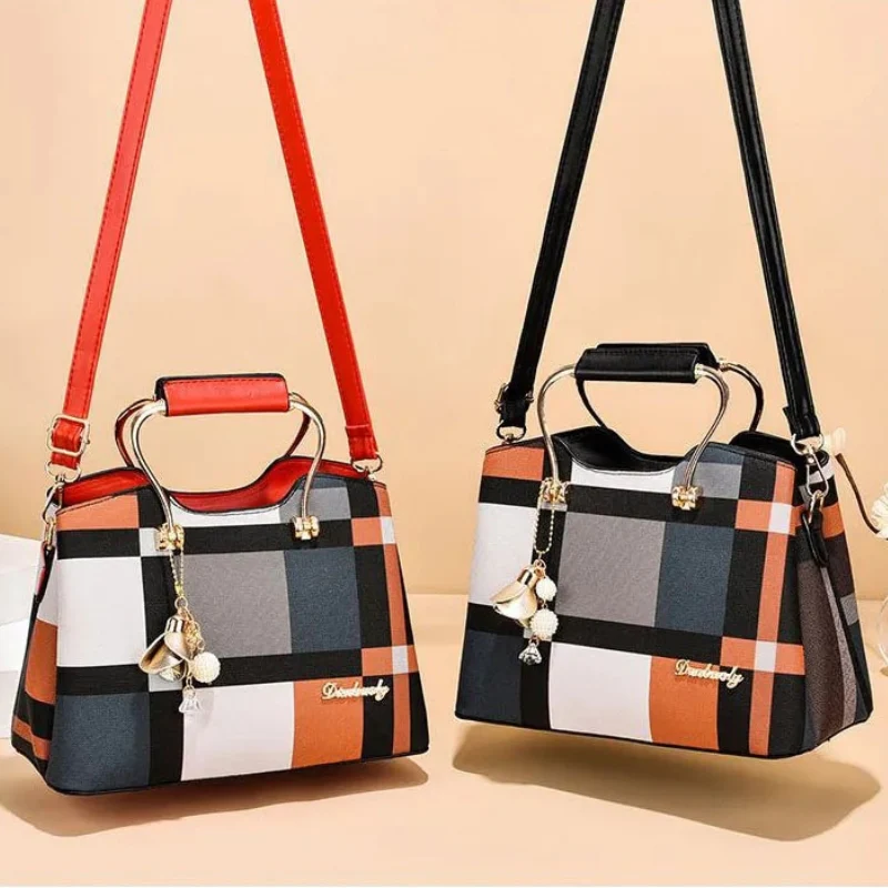 Chantel Leather Crossbody Bag - Image 6