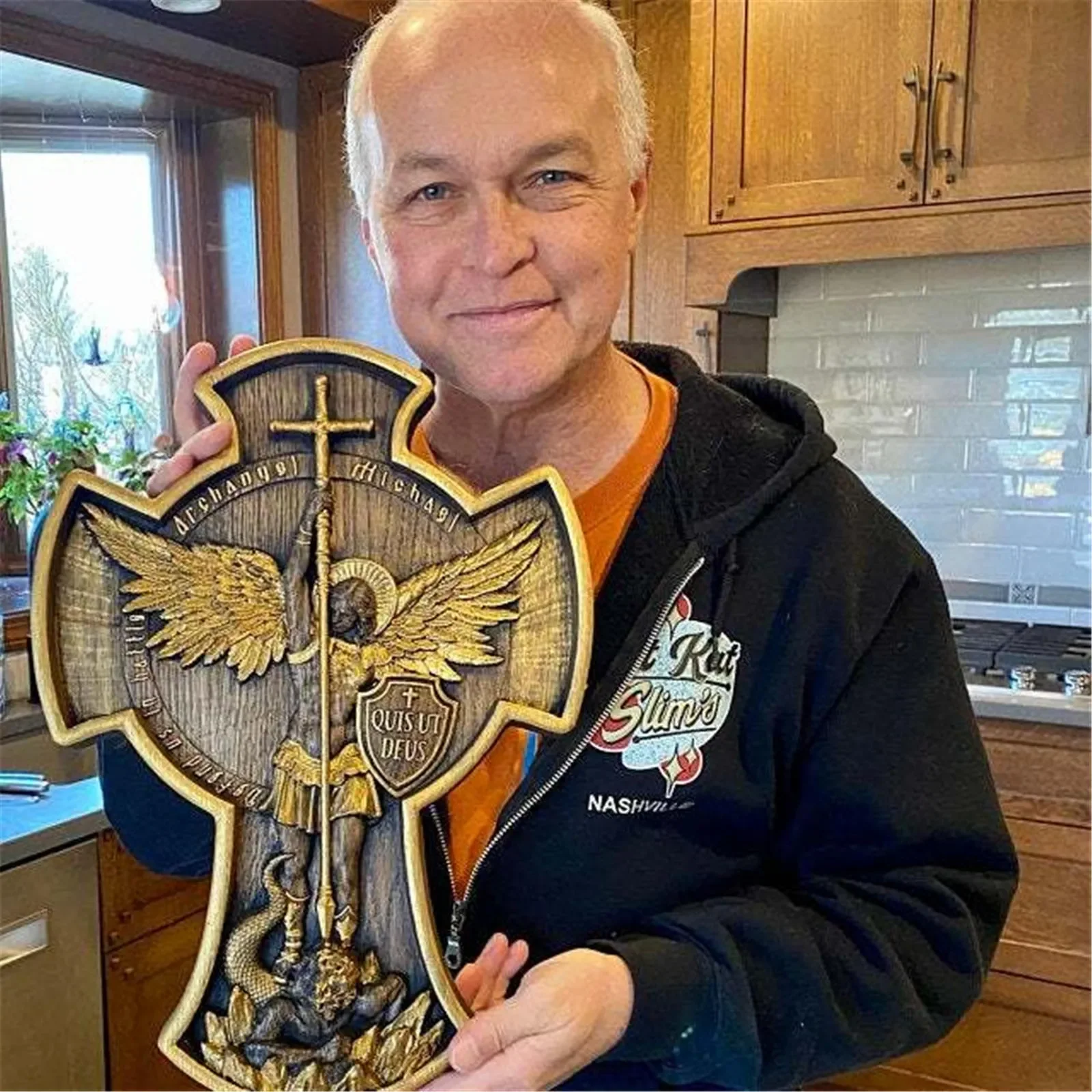 Divine Protector: Archangel Michael Statue - Image 2